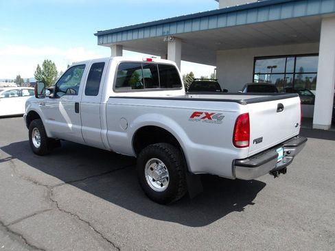 Used 2004 Ford F250 XLT AWD/4WD image 3