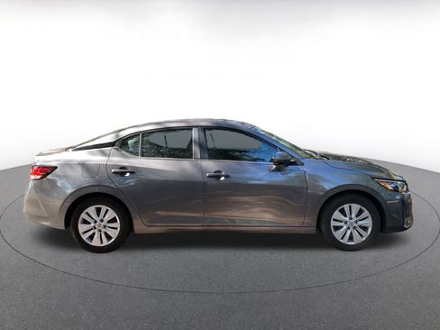 Used 2025 Nissan Sentra S image 8
