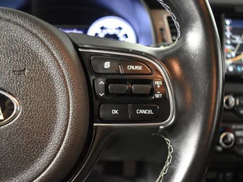 Used 2018 Kia Niro EX w/ EX Touring Graphite Edition FWD image 18