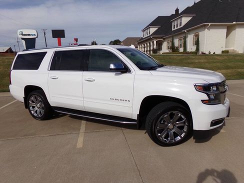 Used 2019 Chevrolet Suburban Premier image 5