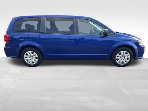 Used 2018 Dodge Grand Caravan SE w/ UConnect Hands-Free Group FWD image 5
