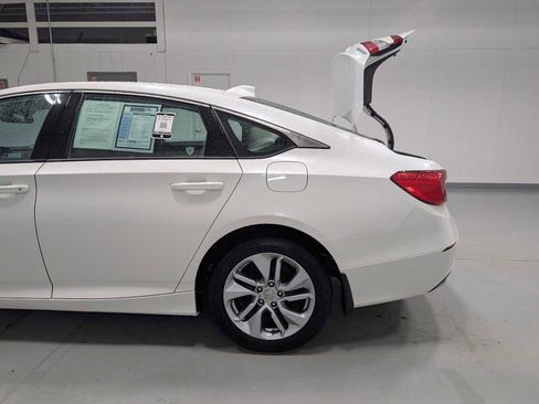 Used 2018 Honda Accord LX image 11
