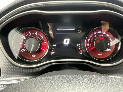Used 2016 Dodge Challenger SRT Hellcat RWD image 10