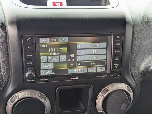 Used 2015 Jeep Wrangler Sport image 14