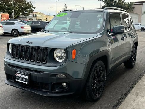 Used 2018 Jeep Renegade Altitude image 9