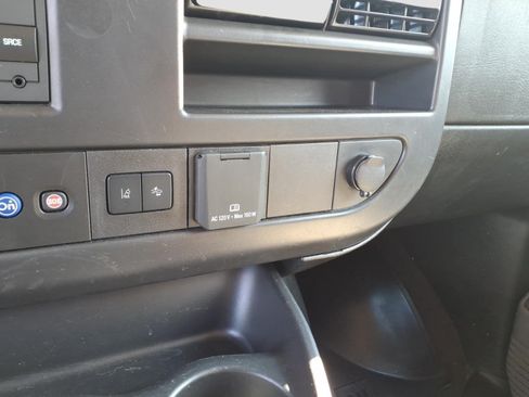 Used 2025 GMC Savana 3500 LT w/ LT Preferred Equipment Group RWD image 23