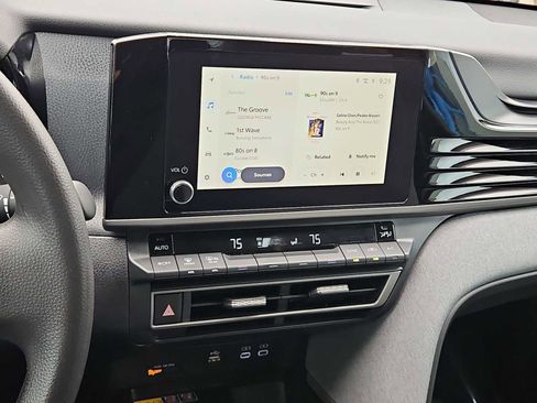 Used 2025 Toyota Camry LE image 42