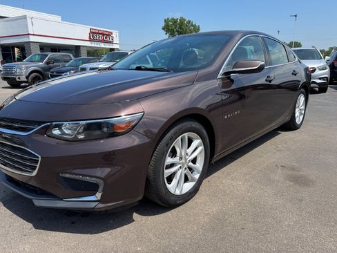 Used 2016 Chevrolet Malibu LT FWD image 9