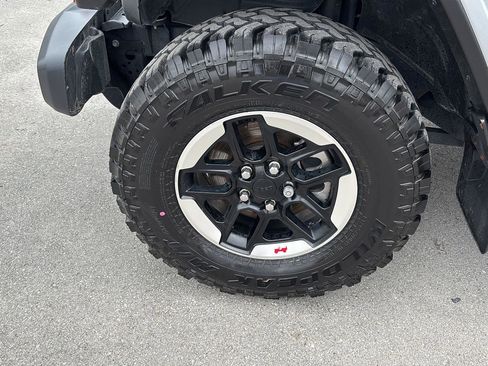 Used 2021 Jeep Wrangler Unlimited Rubicon w/ LED Lighting Group image 9