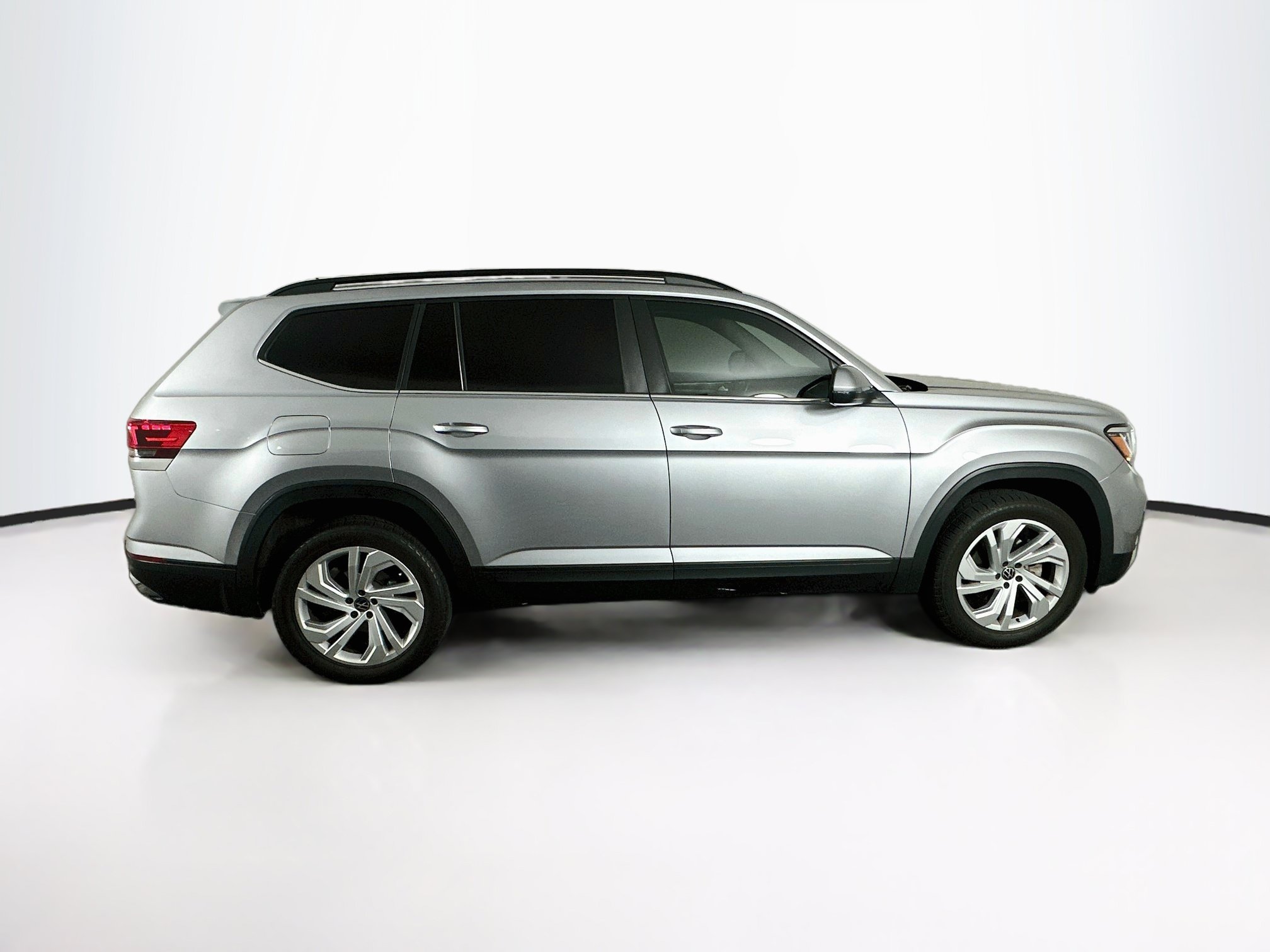 Used 2021 Volkswagen Atlas SE w/ Towing Package FWD image 10