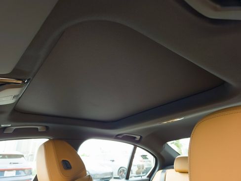 New 2026 BMW 330i Sedan w/ M Sport Package image 16