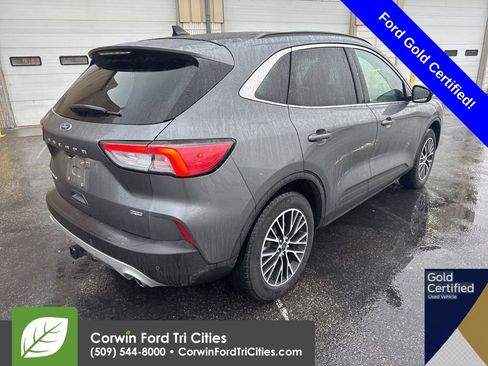 Used 2022 Ford Escape Titanium w/ Class II Trailer Tow Package image 12