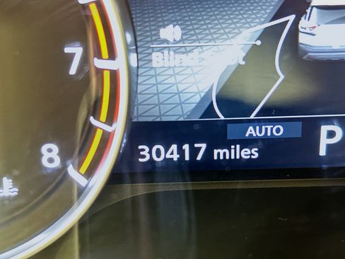 Used 2023 Nissan Rogue S AWD/4WD image 19