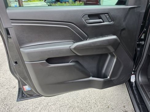 Used 2025 Chevrolet Colorado W/T RWD image 17