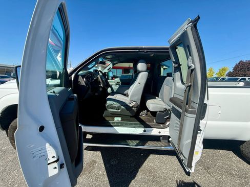 Used 2015 Ford F250 XLT w/ XLT Value Package AWD/4WD image 10