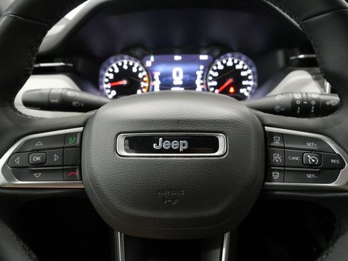 Used 2025 Jeep Compass Limited AWD/4WD image 15