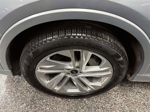 Used 2023 Audi Q7 2.0T Premium w/ Convenience Package image 9