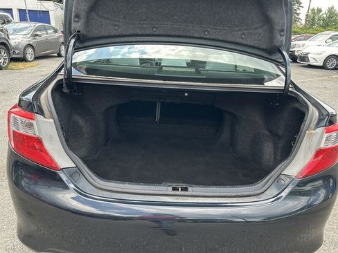 Used 2014 Toyota Camry LE FWD image 8