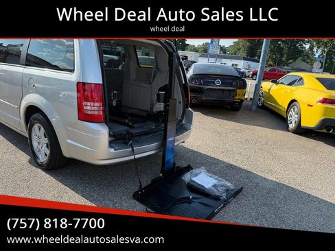 Used 2010 Chrysler Town & Country Touring image 1