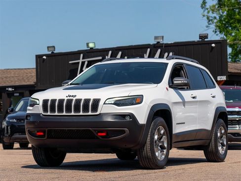 Used 2019 Jeep Cherokee Trailhawk AWD/4WD image 1
