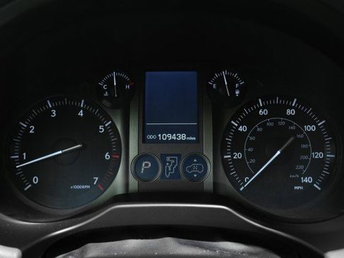 Used 2015 Lexus GX 460 Luxury AWD/4WD image 25