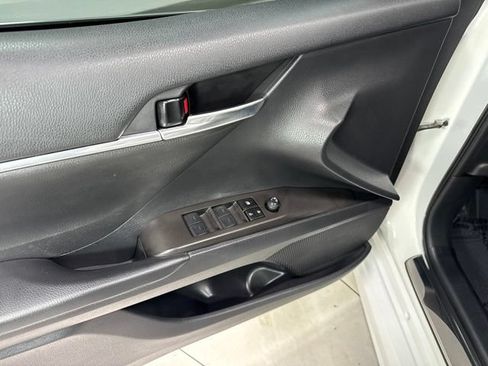 Used 2023 Toyota Camry SE FWD image 12