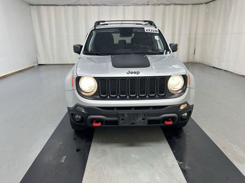 Used 2018 Jeep Renegade Trailhawk image 3