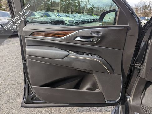 Used 2022 Cadillac Escalade Premium Luxury RWD image 14
