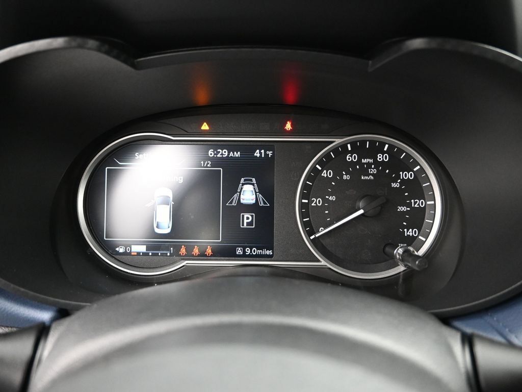 New 2025 Nissan Versa SV w/ Trunk Package FWD image 15