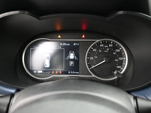 New 2025 Nissan Versa SV w/ Trunk Package FWD image 15