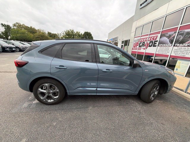 Used 2024 Ford Escape ST-Line w/ Tech Pack #1 FWD image 9