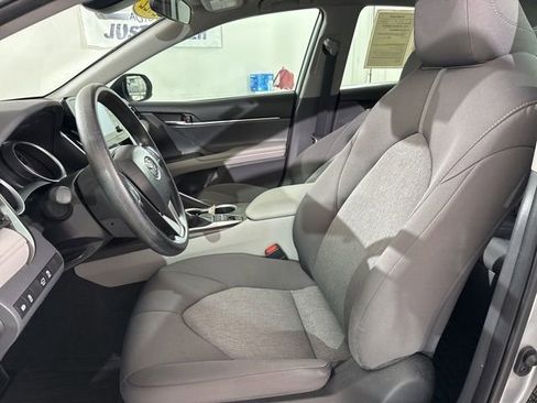 Used 2022 Toyota Camry LE image 18