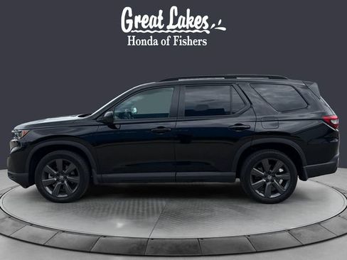 Used 2025 Honda Pilot Sport image 2