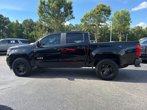 Used 2022 Chevrolet Colorado Z71 w/ Z71 Midnight Edition AWD/4WD image 11