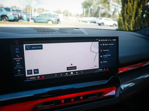 Used 2025 BMW M5 Touring image 23