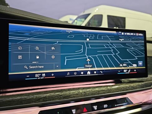 Certified 2023 BMW 760i xDrive w/ Executive Package image 24