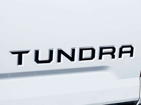 Used 2017 Toyota Tundra SR5 w/ SR5 Upgrade Package image 44