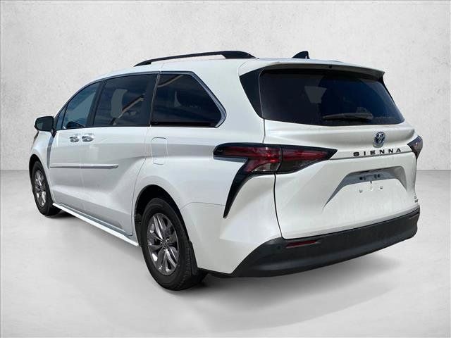 Used 2022 Toyota Sienna XLE w/ XLE Plus Package FWD image 7