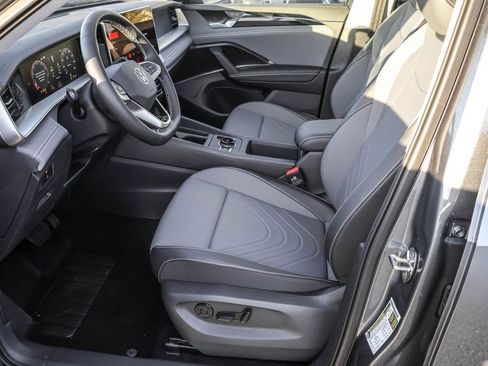 New 2026 Volkswagen Tiguan SE image 22