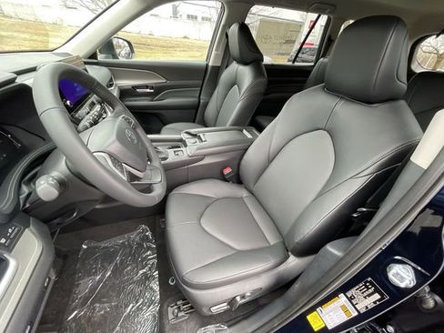 New 2026 Toyota Grand Highlander XLE image 14
