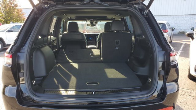 Certified 2024 Jeep Grand Cherokee Altitude AWD/4WD image 23