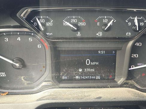 Used 2022 GMC Sierra 1500 SLE w/ Driver Alert Package II AWD/4WD image 9
