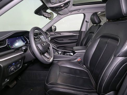 Used 2022 Jeep Grand Cherokee Limited 4xe image 44