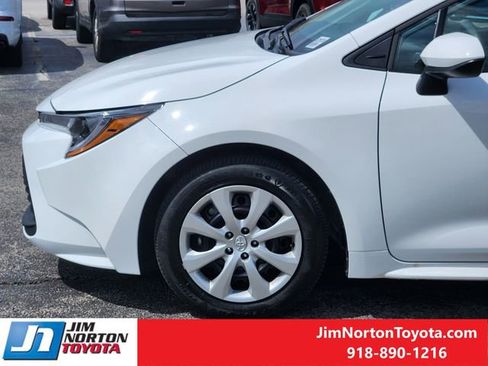 Used 2026 Toyota Corolla LE FWD image 8