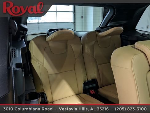 Used 2024 Volvo XC90 B6 Ultimate w/ Protection Package Premier image 12