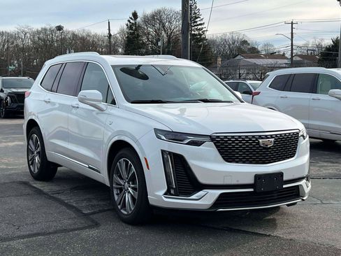 Used 2020 Cadillac XT6 Premium Luxury image 2