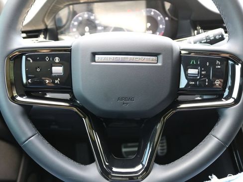 Used 2025 Land Rover Range Rover Evoque Dynamic SE AWD/4WD image 23