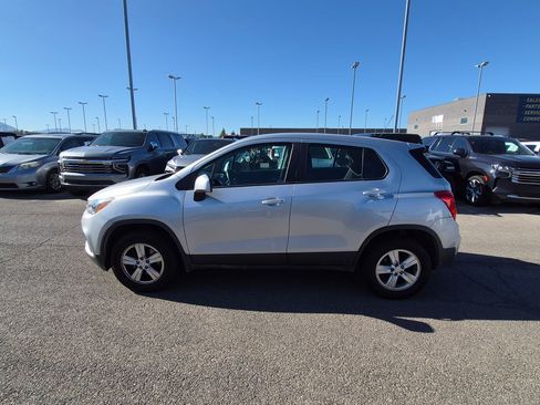 Used 2017 Chevrolet Trax LS w/ LPO, Cargo Package AWD/4WD image 7