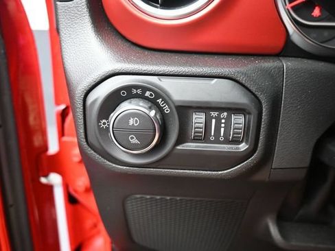 Used 2022 Jeep Gladiator Rubicon w/ LED Lighting Group AWD/4WD image 34