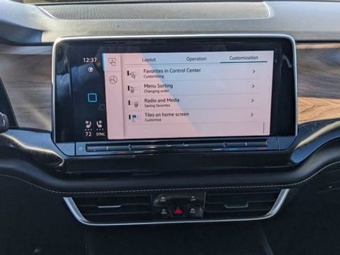 Used 2024 Volkswagen Atlas SE image 43